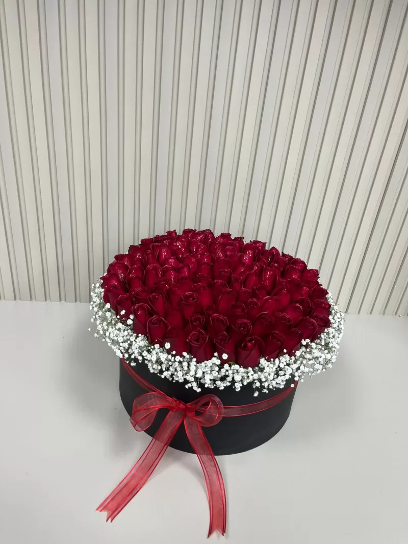 SİYAH KUTUDA 101 GÜL ARANJMANI