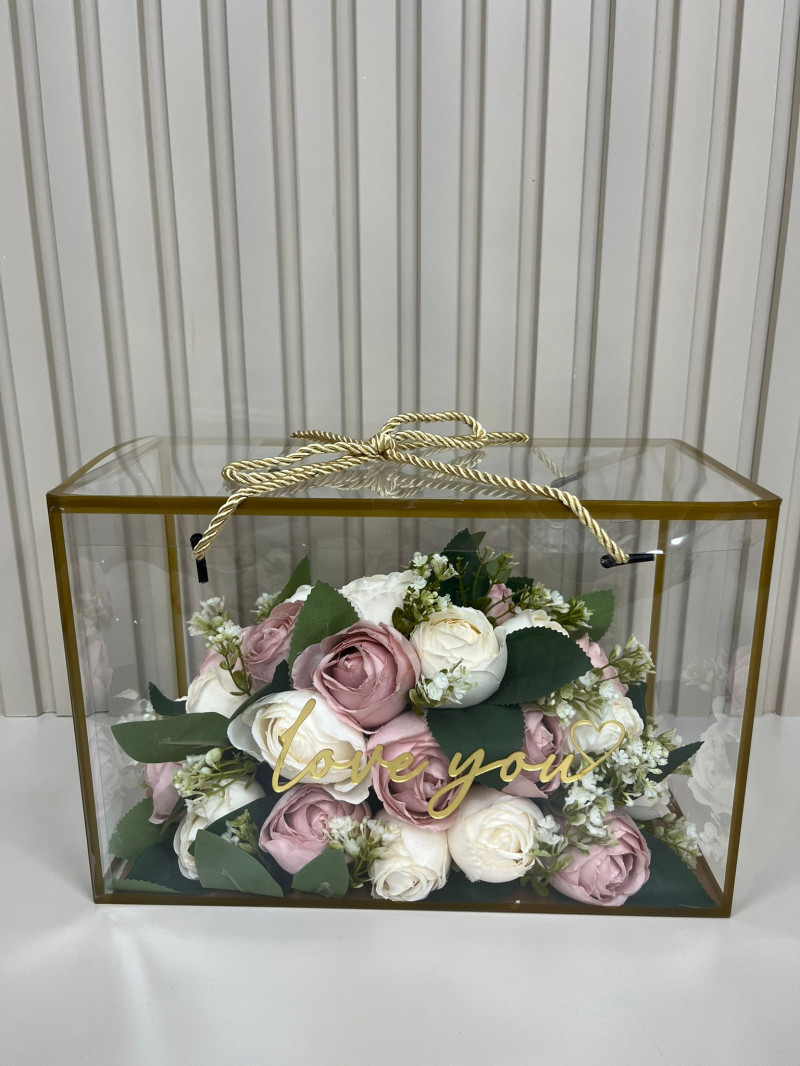 ŞEFFAF ÇANTADA SOLMAYAN ŞAKAYIK GÜLLER