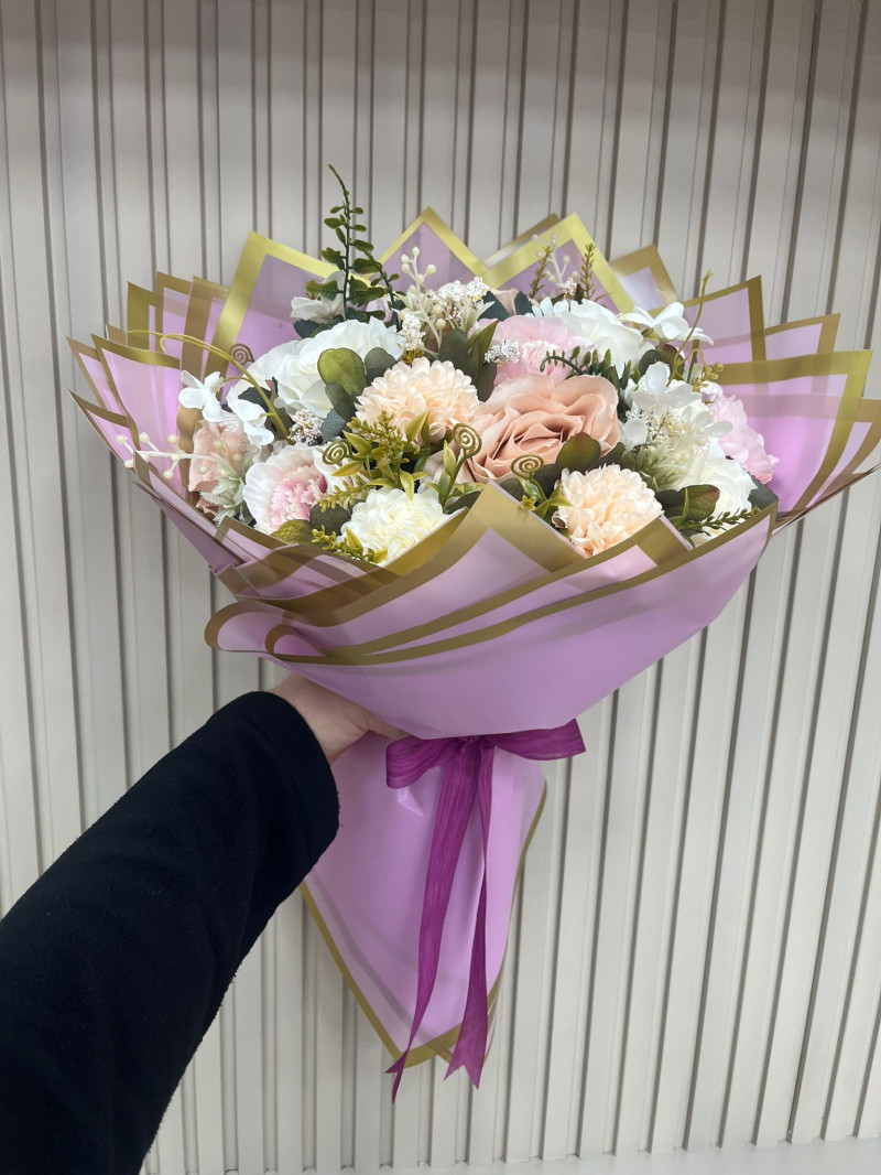 SOLMAYAN MEVSİM BUKETİ